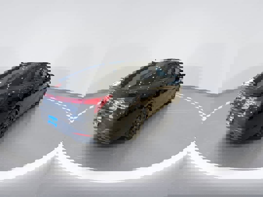 Used 2023 Hyundai Elantra SEL image 8