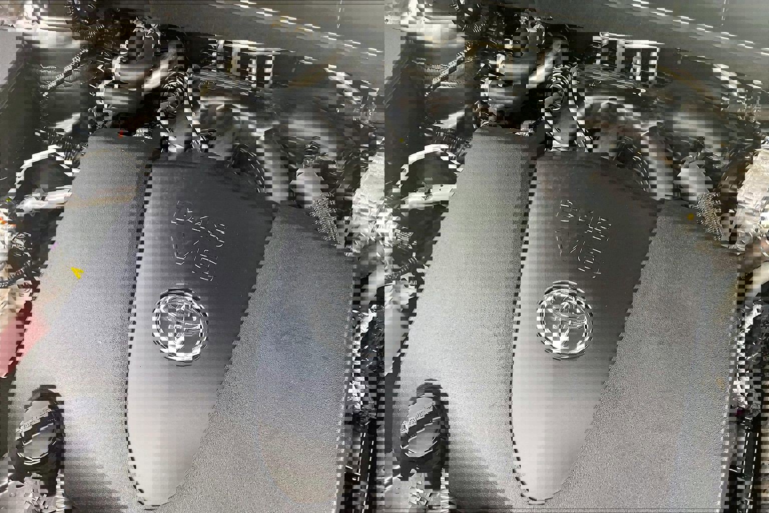 Used 2020 Toyota Highlander XLE FWD image 37