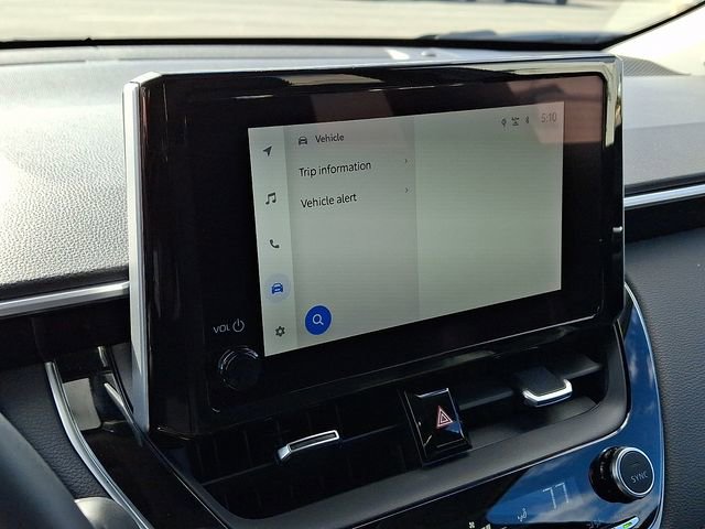 Used 2024 Toyota Corolla Cross XLE w/ Convenience Package image 17