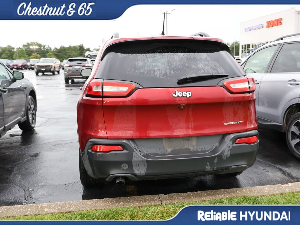 Used 2016 Jeep Cherokee Sport FWD image 17