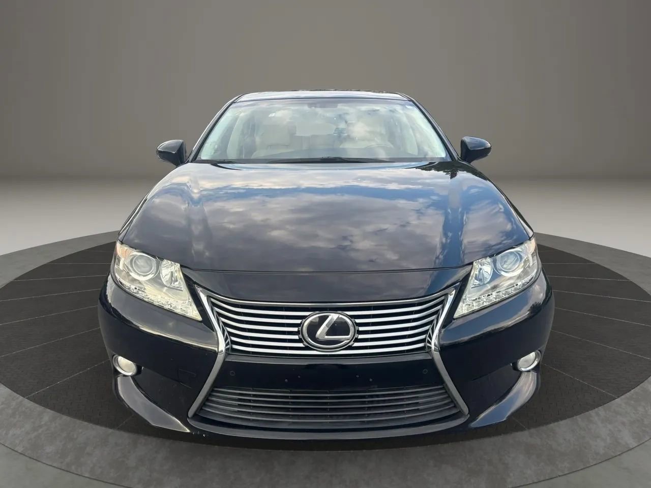 Used 2014 Lexus ES 350 w/ Premium Package FWD image 4
