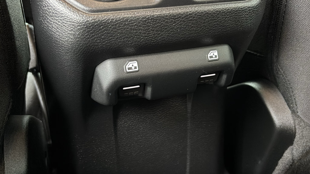 Used 2023 Jeep Gladiator Sport AWD/4WD image 11