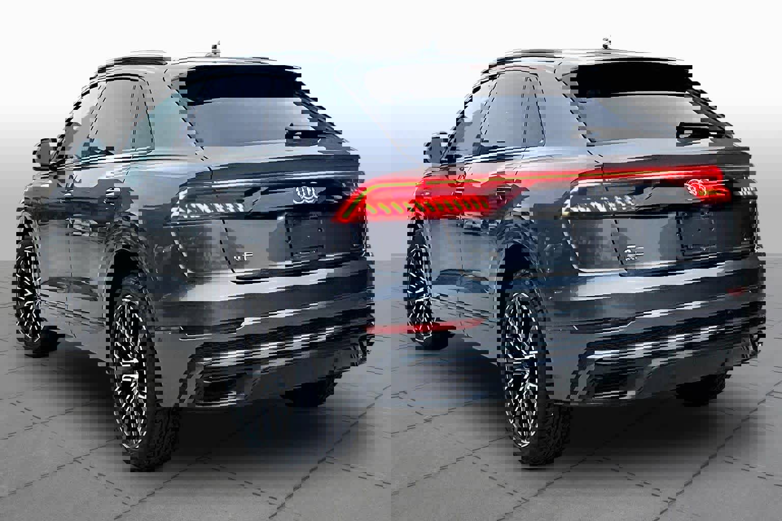 Used 2019 Audi Q8 Premium Plus w/ Premium Plus AWD/4WD image 12