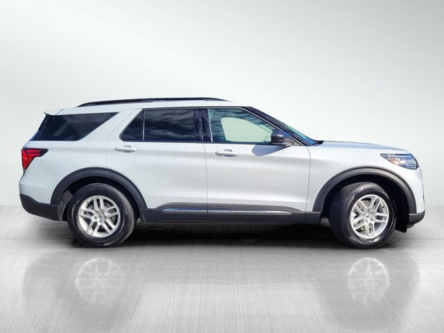 Certified 2025 Ford Explorer Active image 3