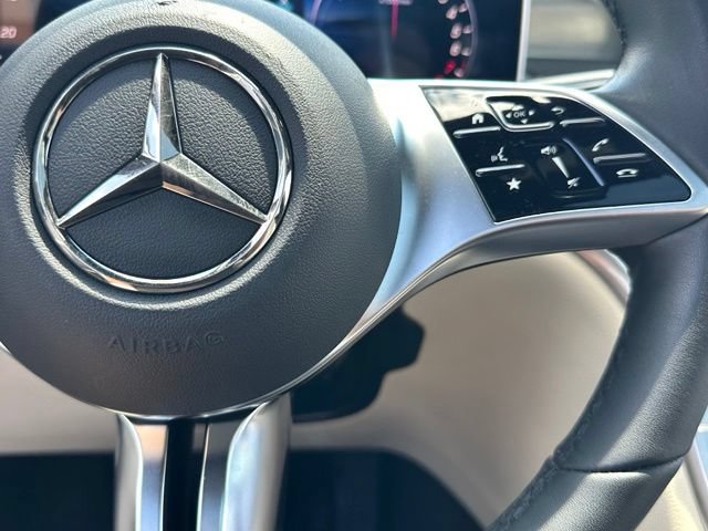 Used 2025 Mercedes-Benz GLC 350e 4MATIC image 15