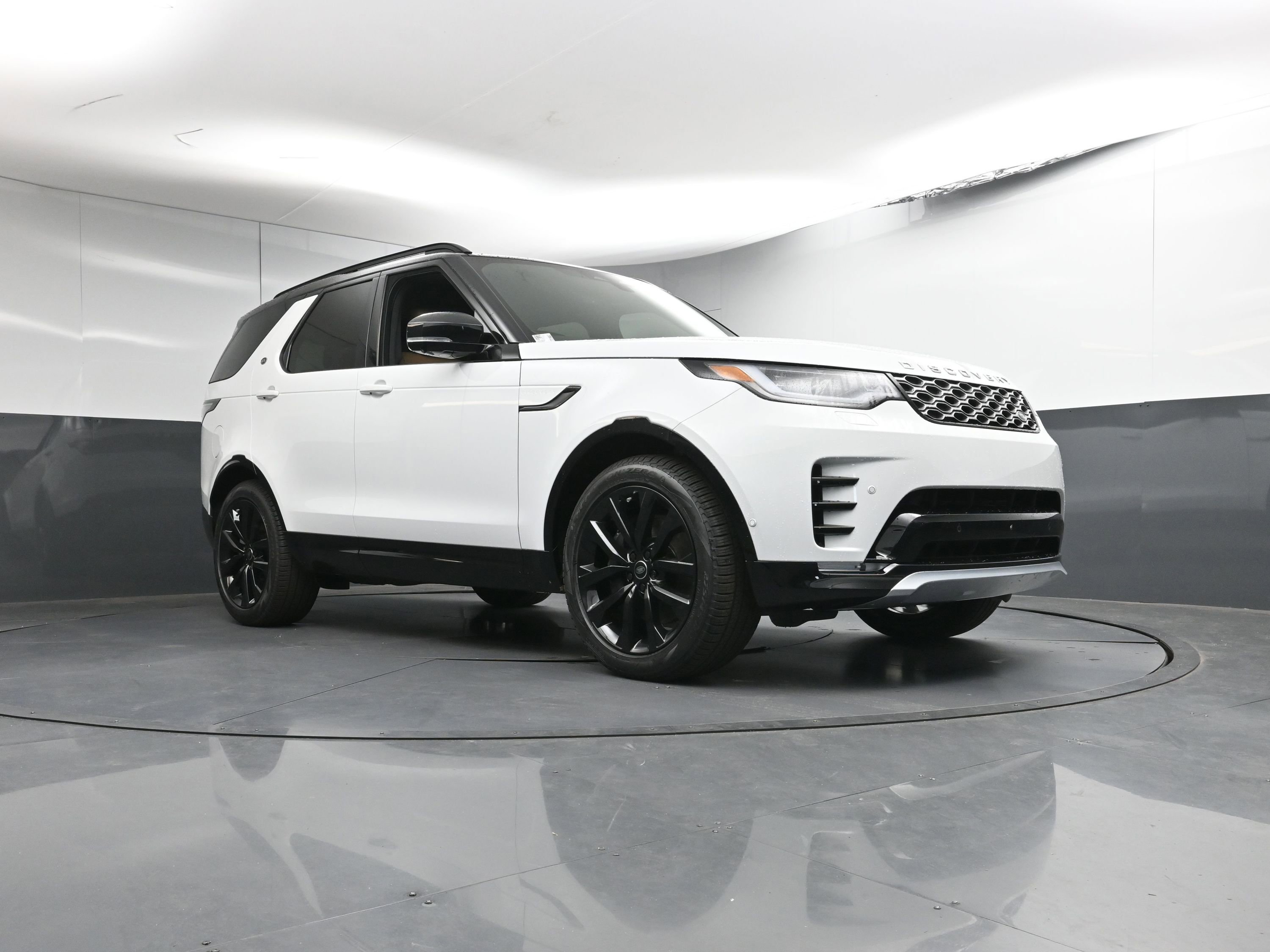 New 2026 Land Rover Discovery Limited Edition image 28