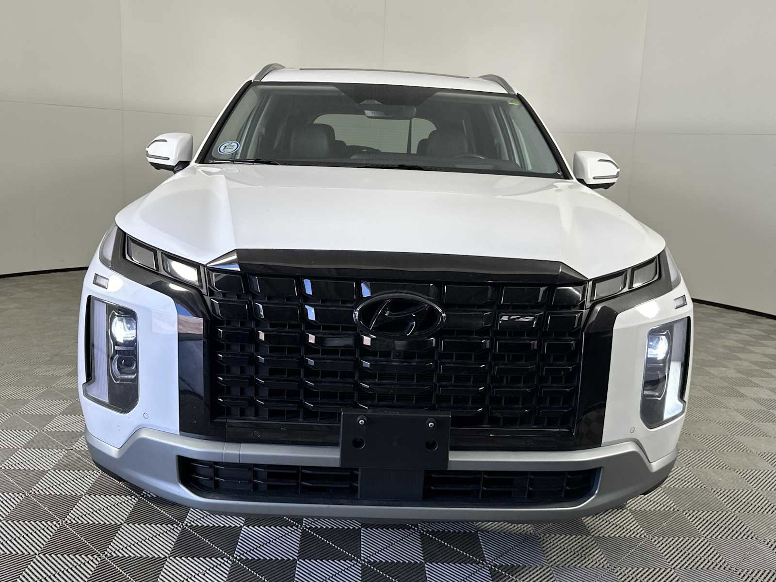 Used 2024 Hyundai Palisade Limited FWD image 3
