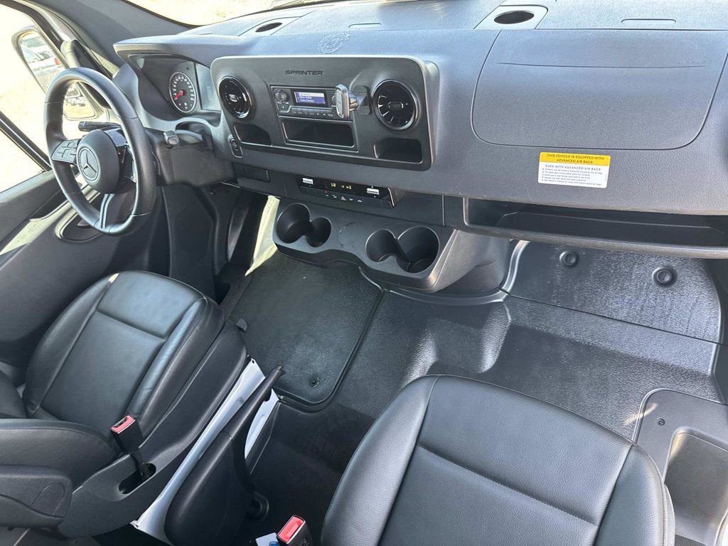 Used 2025 Mercedes-Benz Sprinter 2500 image 30