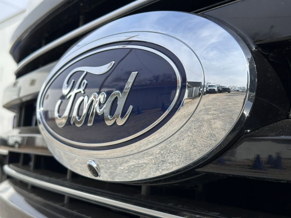 New 2025 Ford F250 Platinum image 16