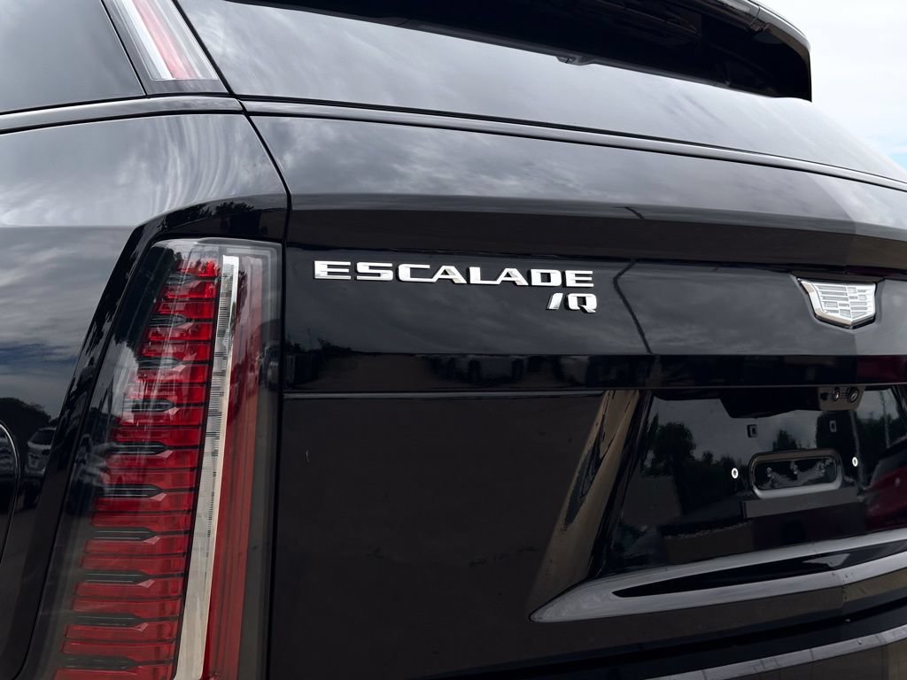 Used 2026 Cadillac Escalade IQ Sport 1 w/ LPO, Floor Liner Package AWD/4WD image 4
