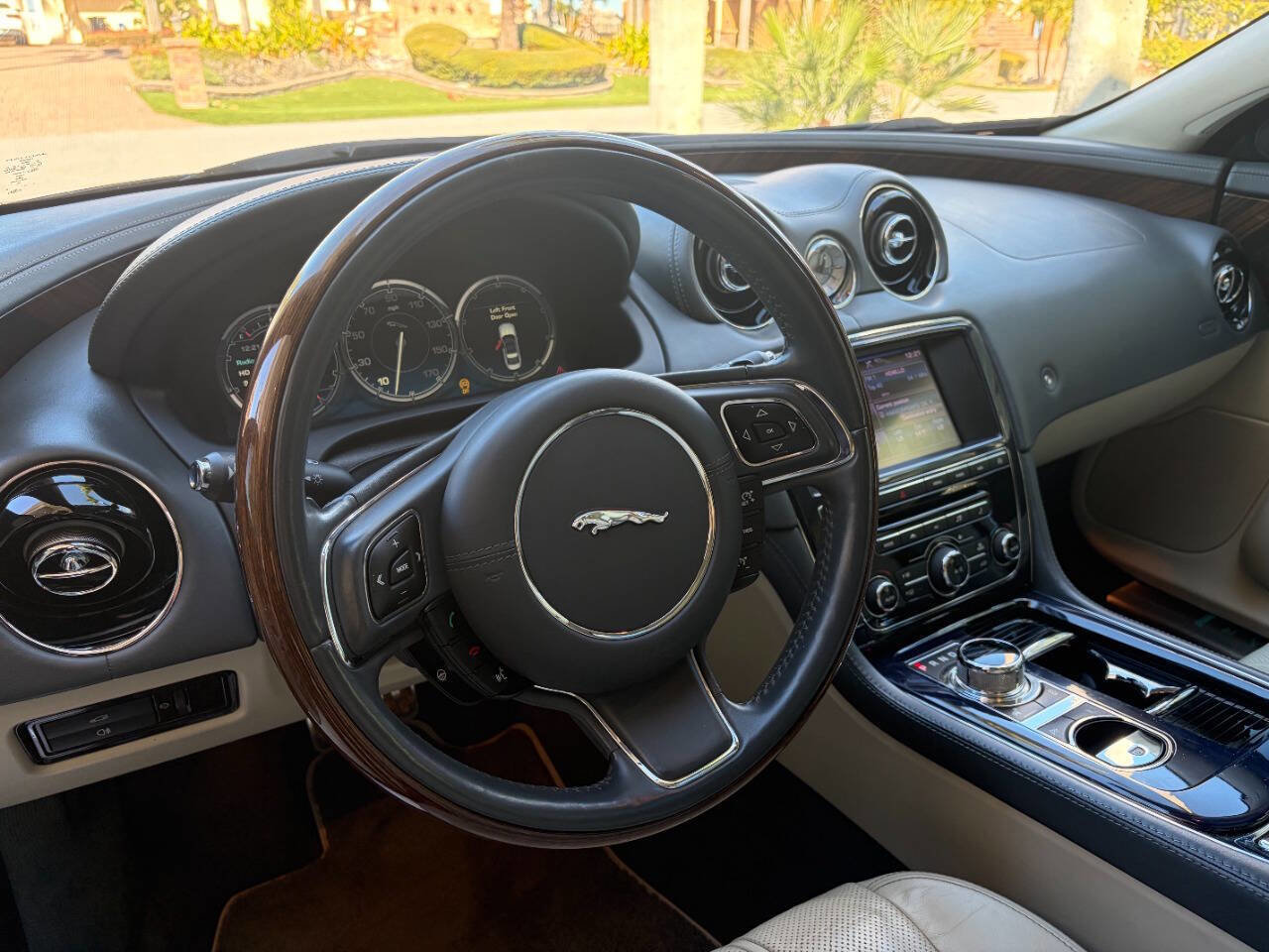 Used 2013 Jaguar XJ L Ultimate RWD image 61