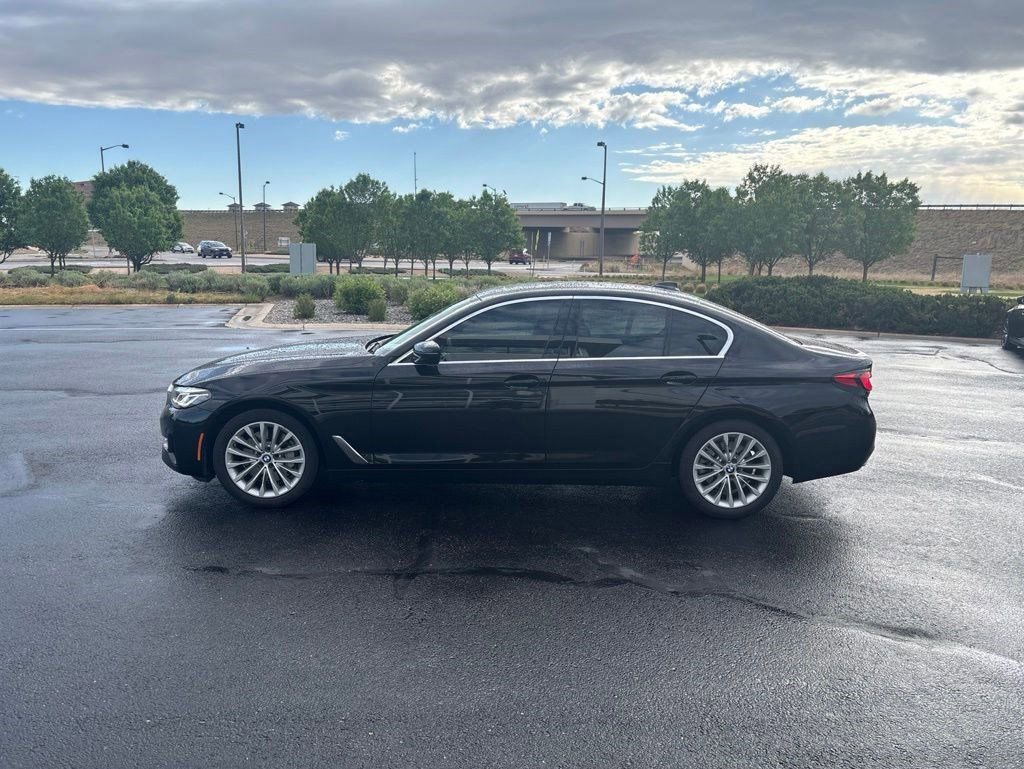 Used 2023 BMW 530i xDrive w/ Convenience Package AWD/4WD image 2