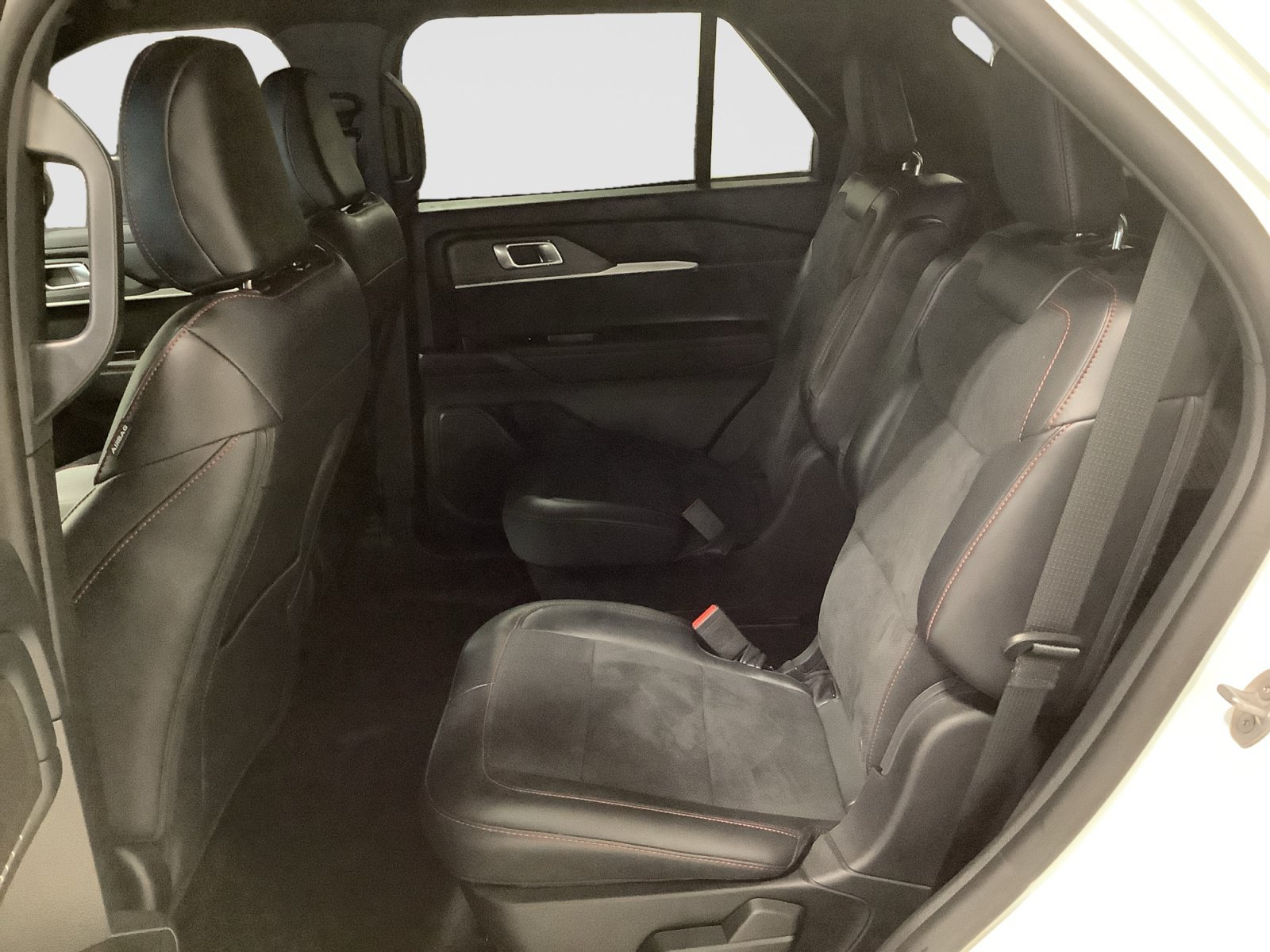 Used 2025 Ford Explorer ST RWD image 19