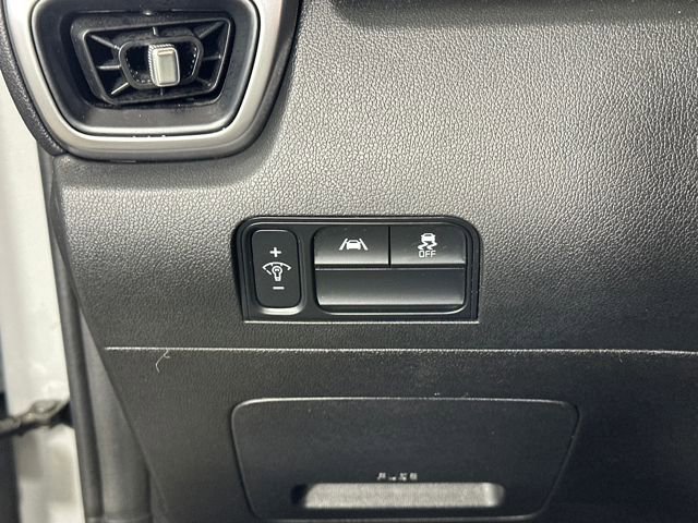 Used 2023 Kia Sorento S image 19