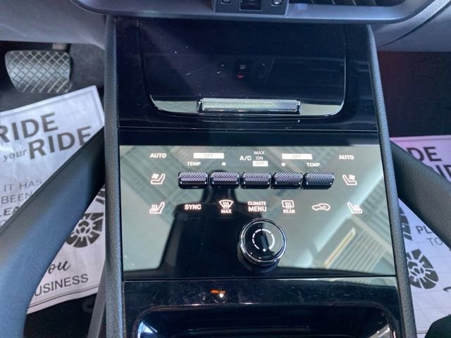 Used 2024 Porsche Cayenne Coupe image 24