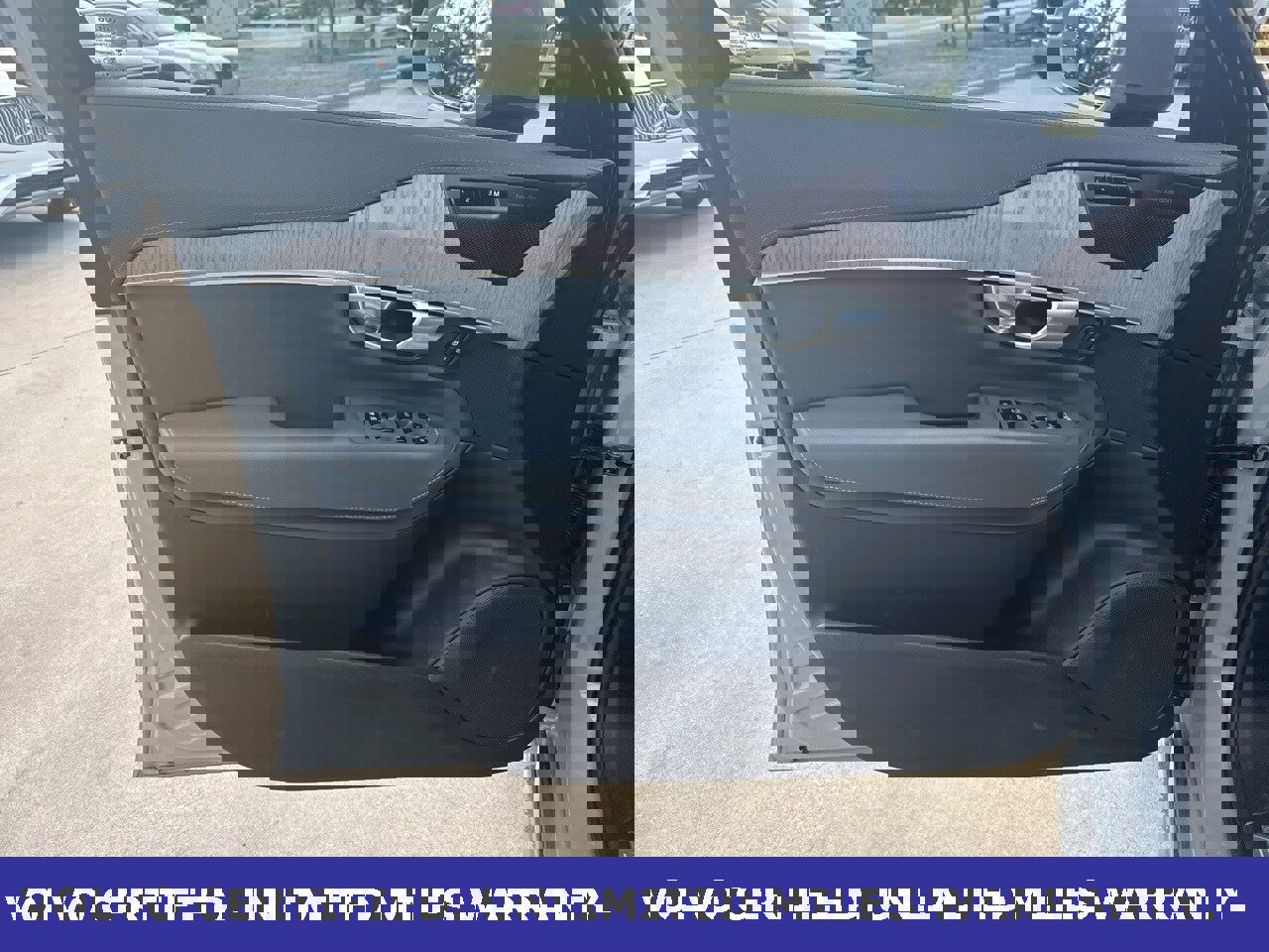 Certified 2024 Volvo XC90 B6 Ultimate w/ Lounge Package image 23