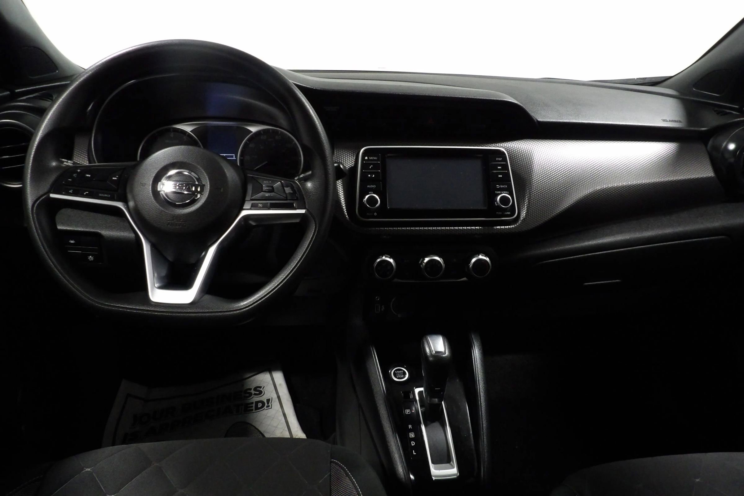 Used 2020 Nissan Kicks S image 10