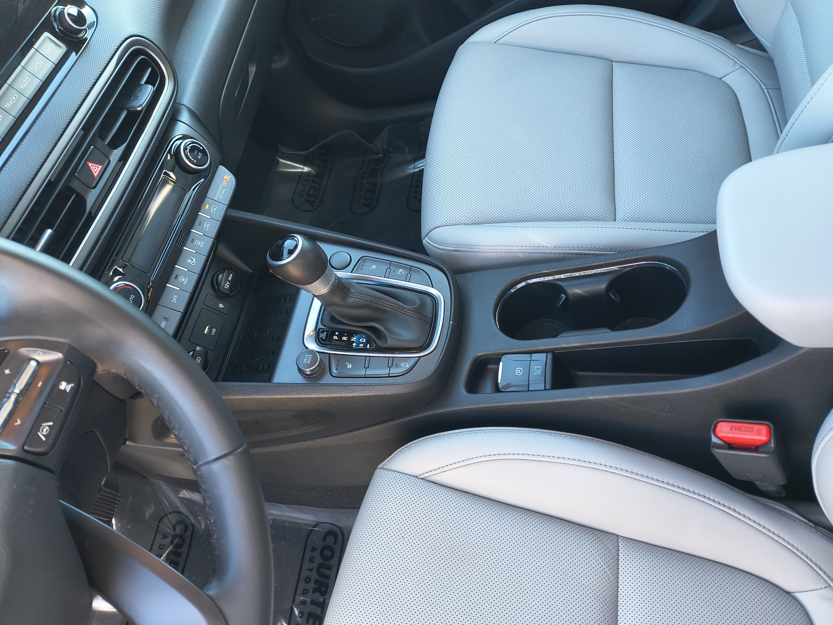 Certified 2022 Hyundai Kona Limited FWD image 20