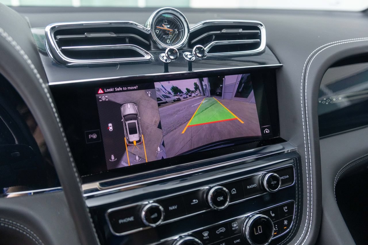 Certified 2024 Bentley Bentayga AWD/4WD image 35