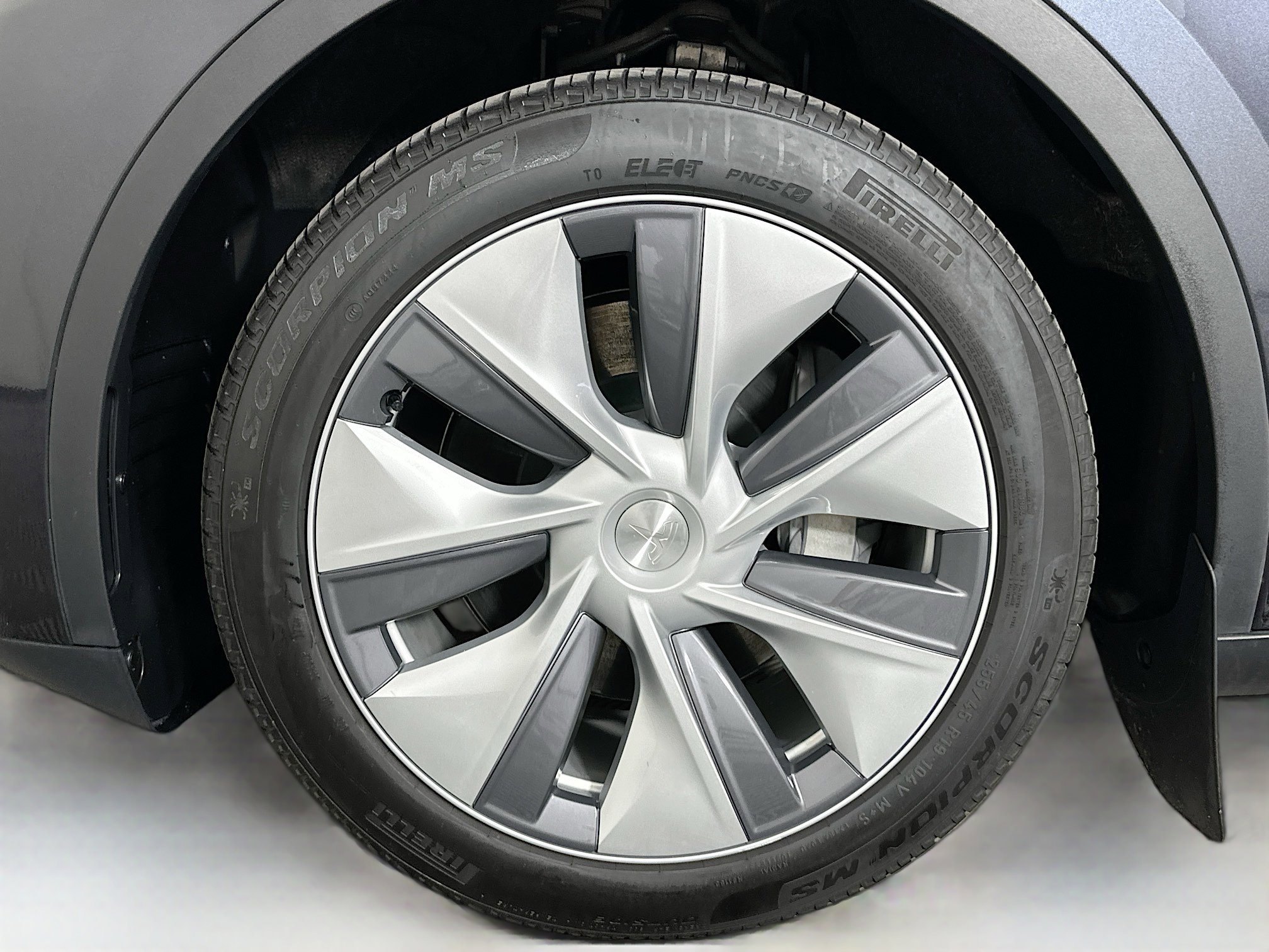 Used 2024 Tesla Model Y Long Range image 11