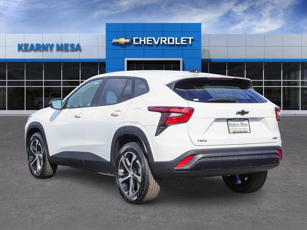 New 2026 Chevrolet Trax RS w/ Sunroof Package FWD image 4