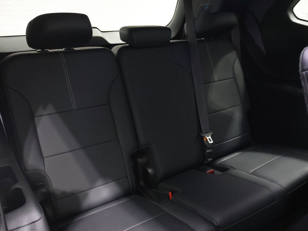 Used 2024 GMC Acadia Elevation image 22