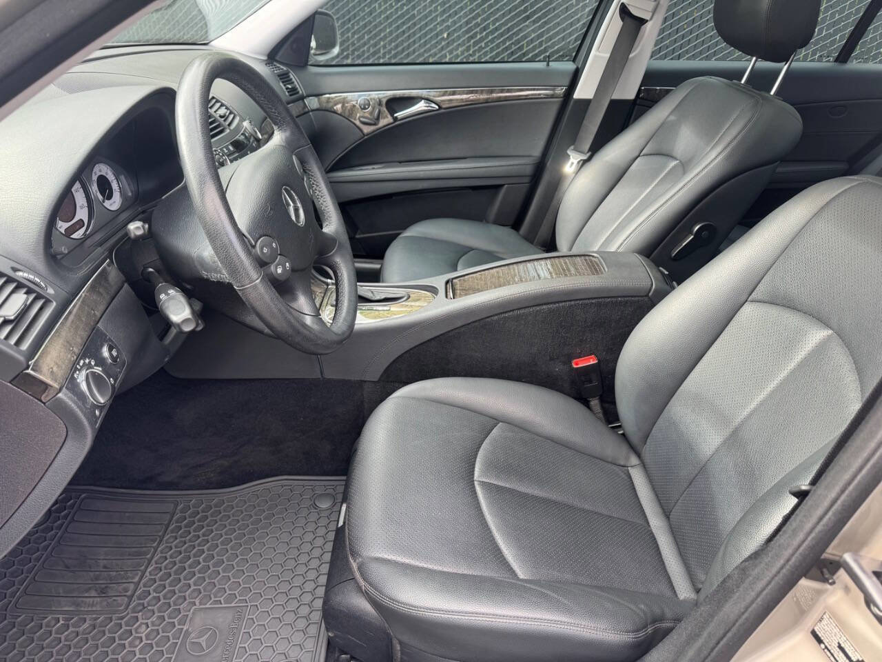 Used 2007 Mercedes-Benz E 350 Sedan image 8