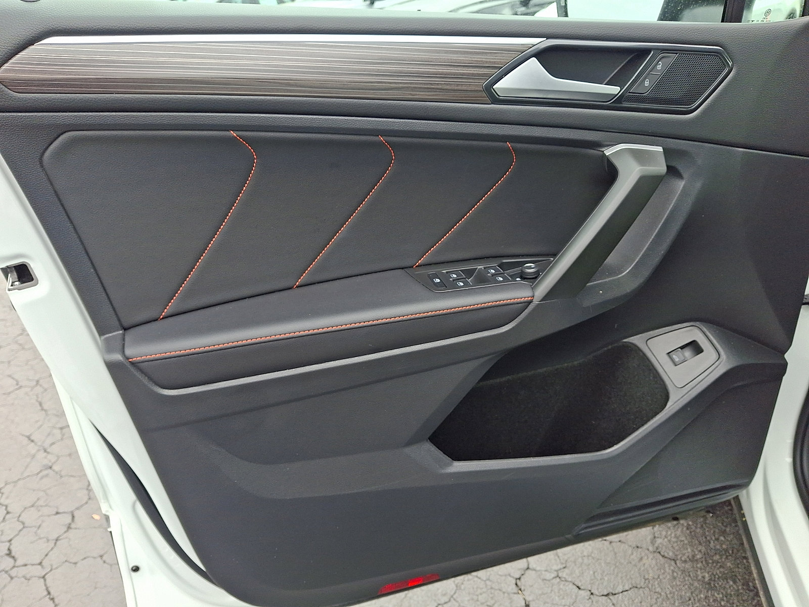 Certified 2024 Volkswagen Tiguan Wolfsburg Edition AWD/4WD image 12
