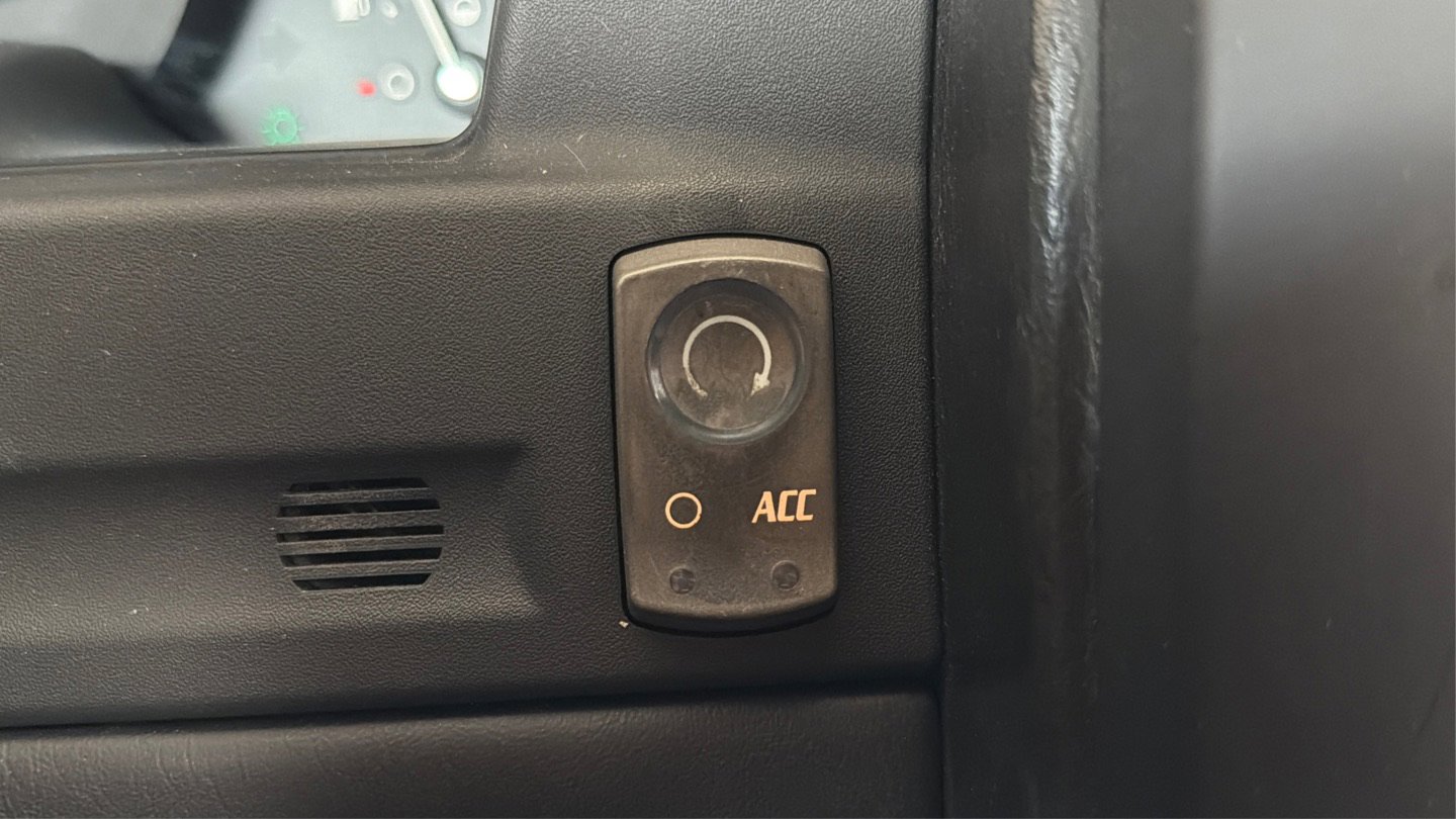 Used 2004 Cadillac XLR RWD image 27