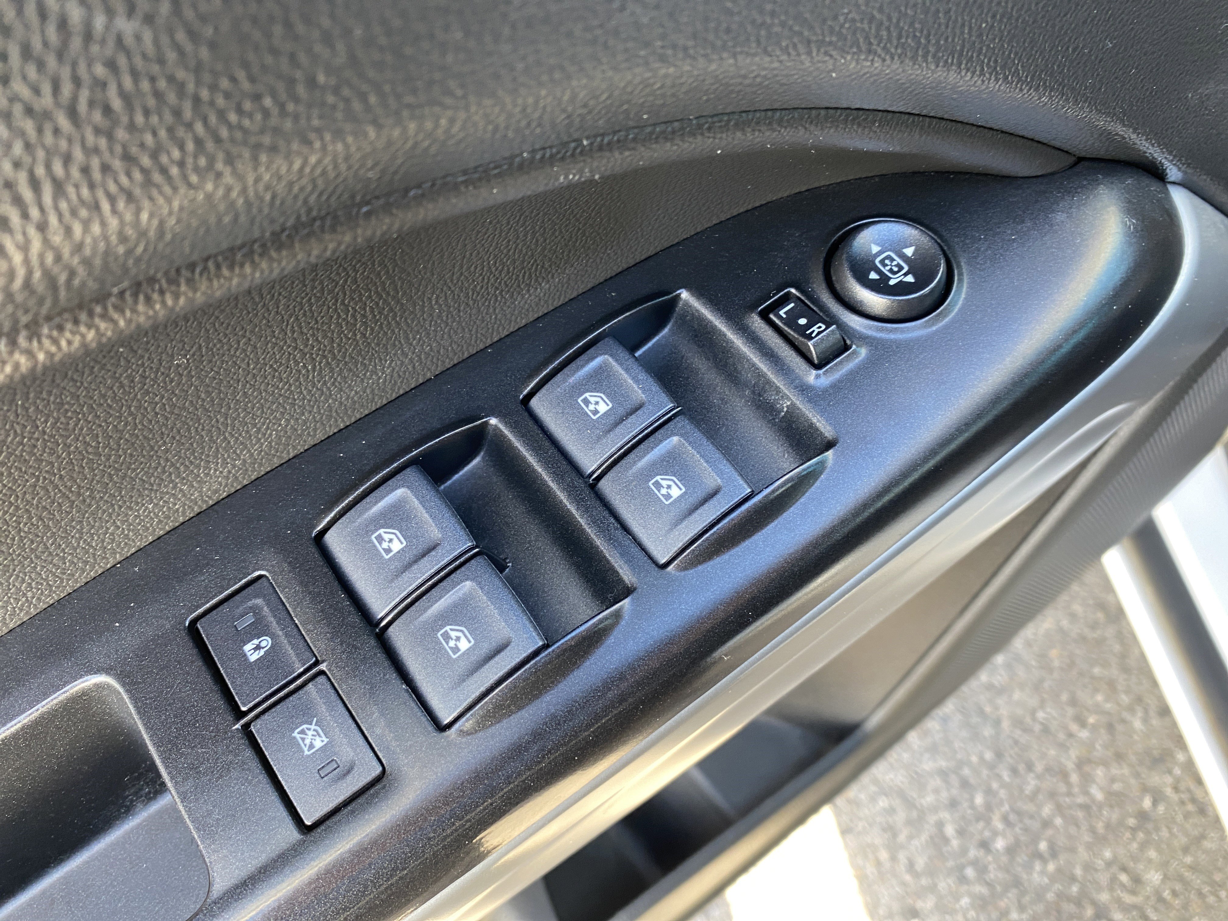 Used 2022 Chevrolet Colorado LT w/ Safety Package image 18