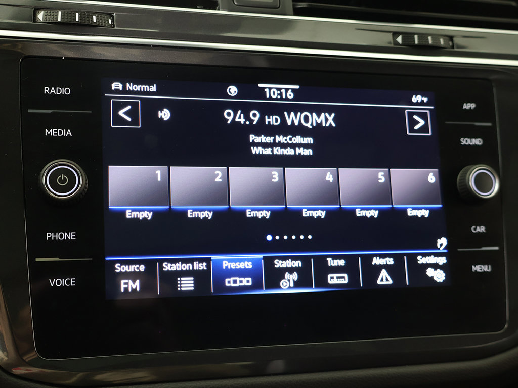 Certified 2023 Volkswagen Tiguan SE R-Line AWD/4WD image 47