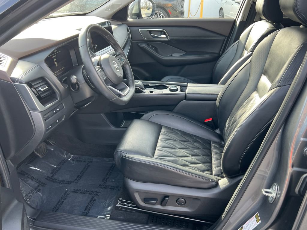 Used 2021 Nissan Rogue Platinum image 22