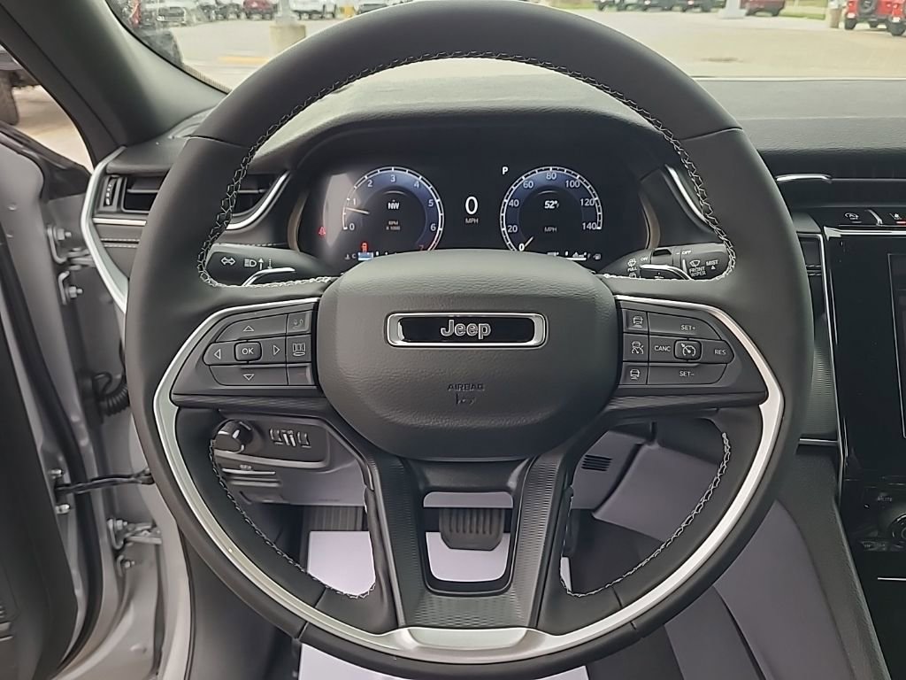 New 2025 Jeep Grand Cherokee 4WD image 5