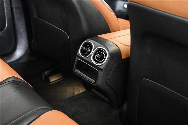 Certified 2026 Mercedes-Benz C 300 4MATIC Sedan image 19