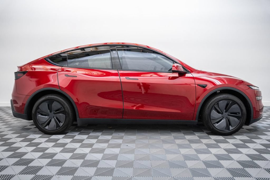 Used 2026 Tesla Model Y 2WD image 4