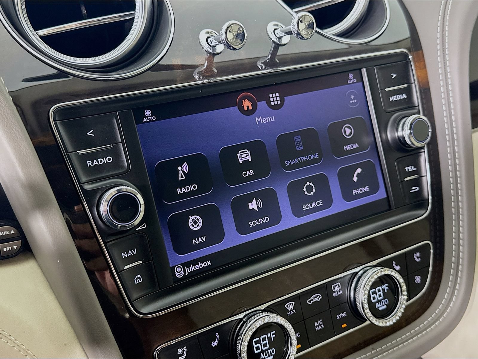Certified 2020 Bentley Bentayga Plug-In Hybrid AWD/4WD image 14