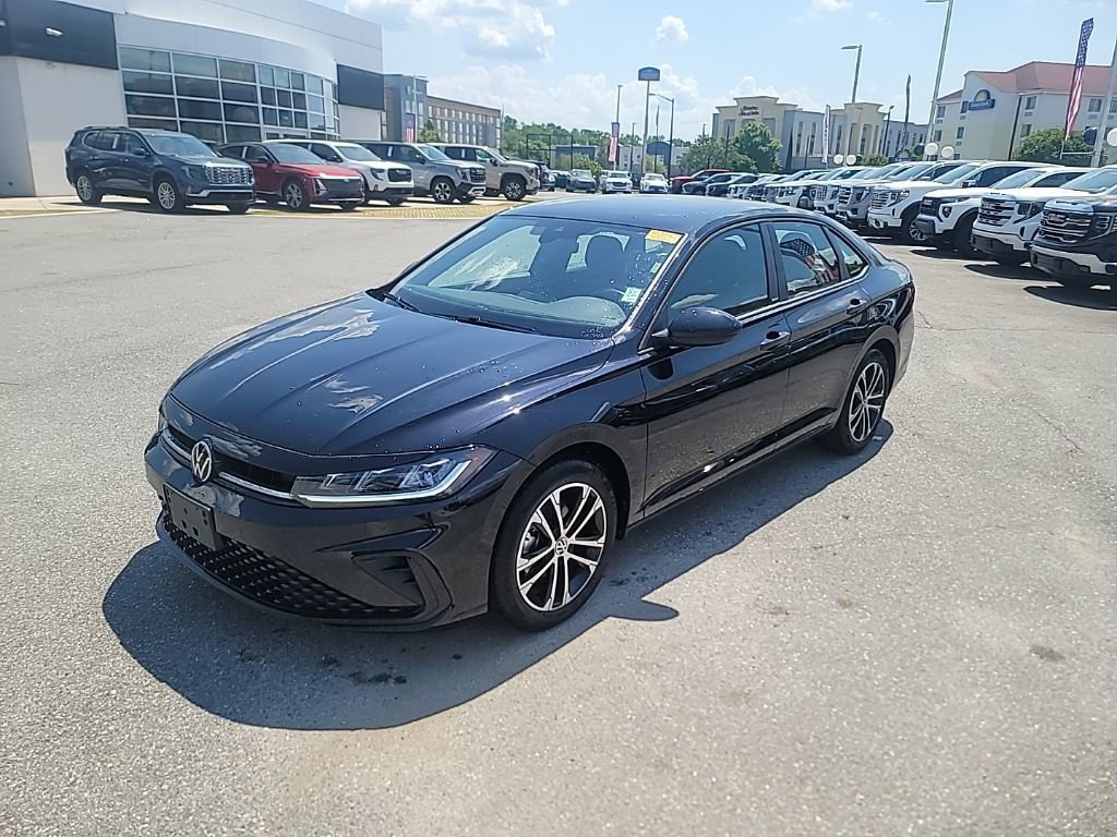 Used 2025 Volkswagen Jetta Sport FWD image 3