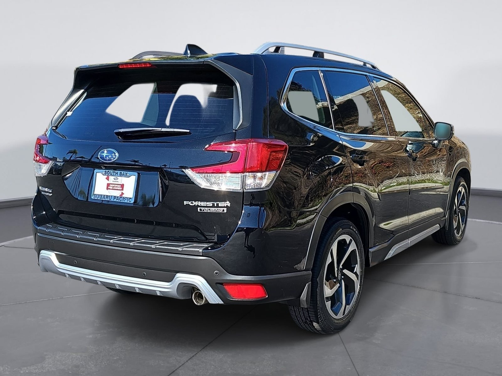 Certified 2023 Subaru Forester Touring AWD/4WD image 3