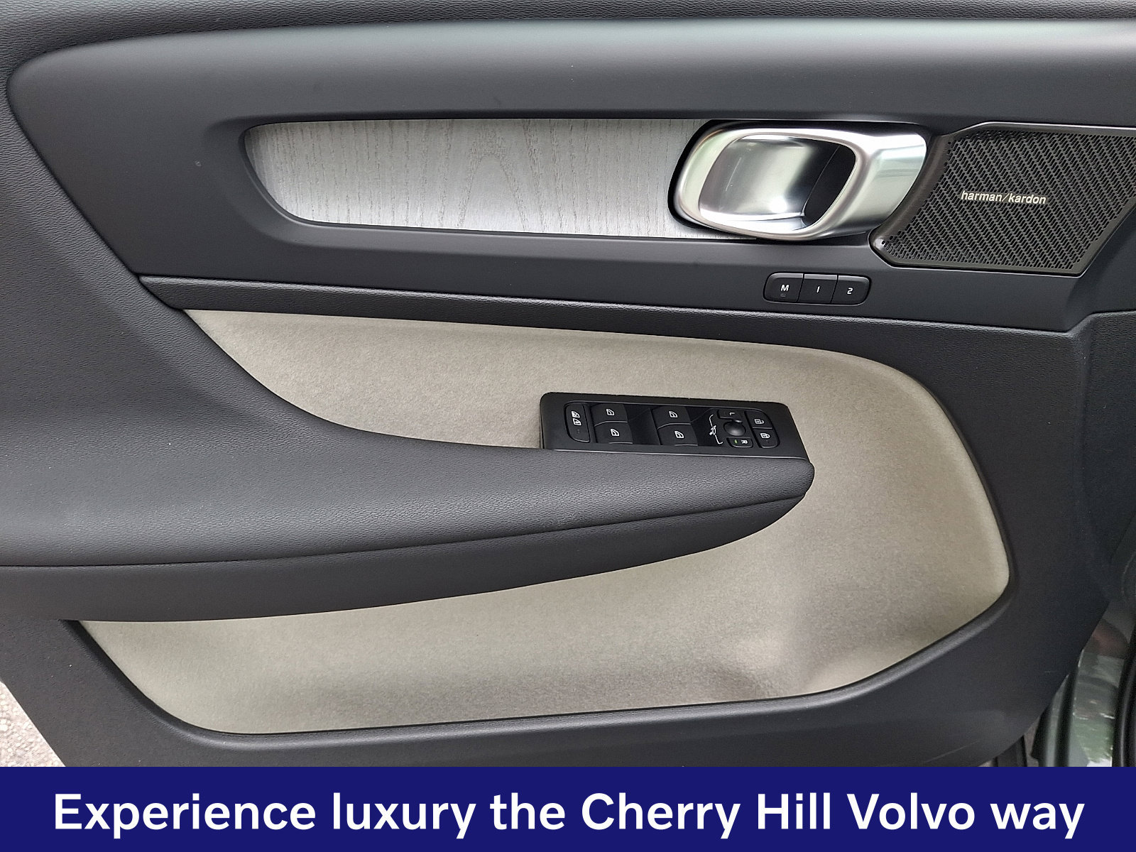 New 2026 Volvo XC40 B5 Ultra w/ Climate Package AWD/4WD image 8