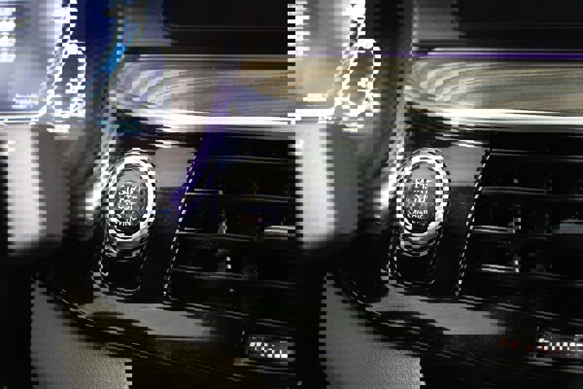 Used 2023 BMW 530e 530e w/ M Sport Package image 19