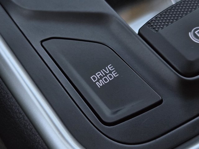 Used 2026 Kia Carnival FWD image 24