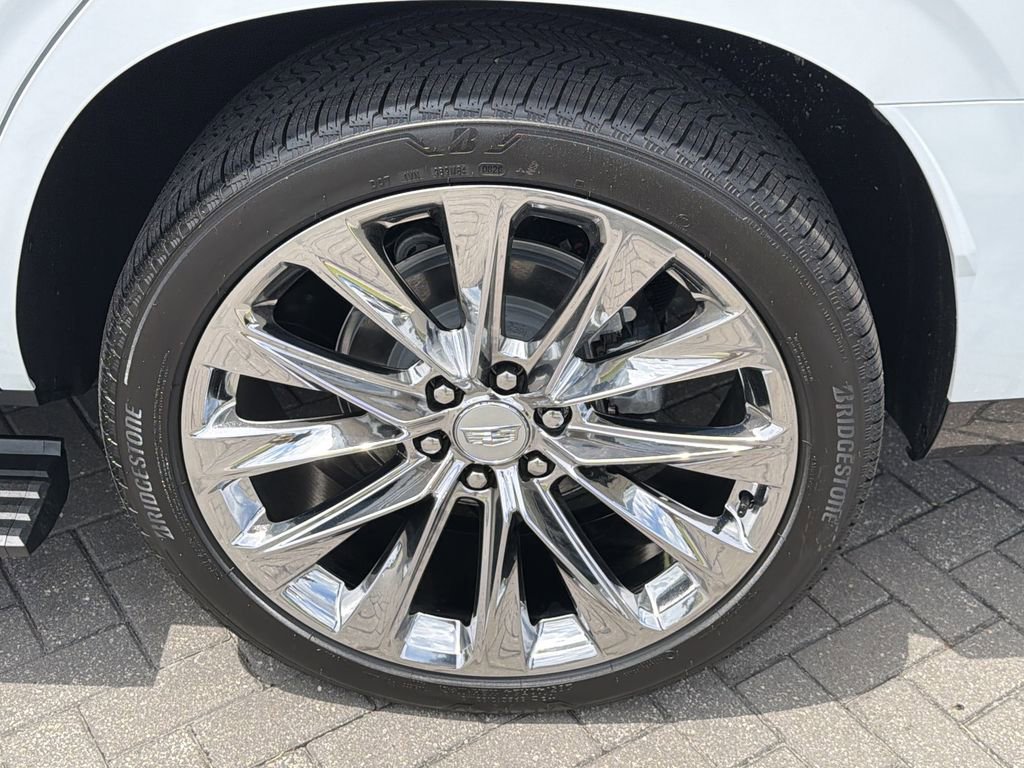 New 2026 Cadillac Escalade Luxury w/ LPO, Radiant Package AWD/4WD image 33