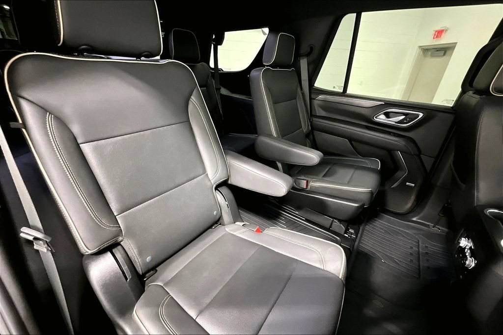 Used 2022 GMC Yukon SLT w/ SLT Luxury Package AWD/4WD image 32