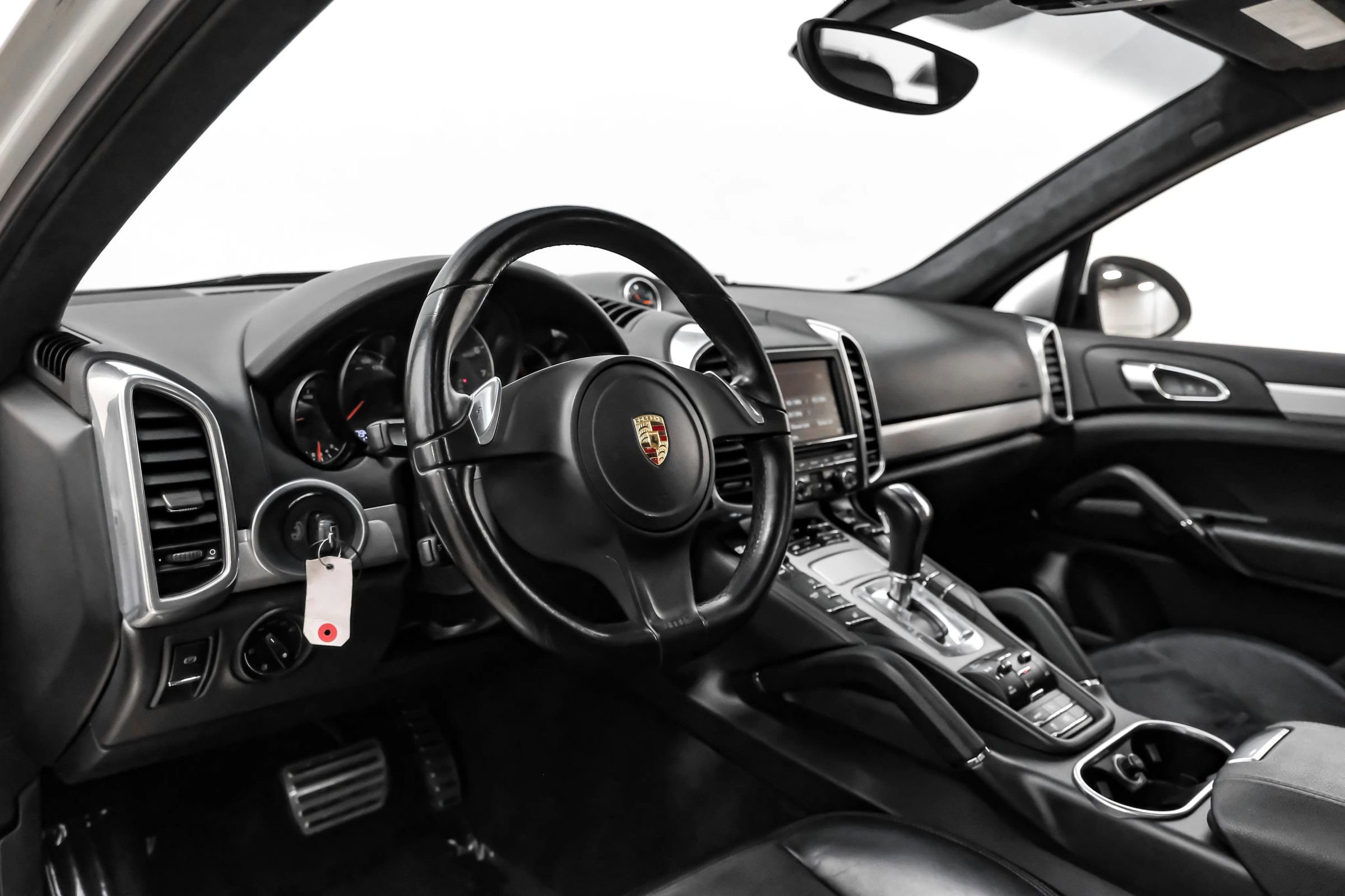 Used 2014 Porsche Cayenne GTS AWD/4WD image 9