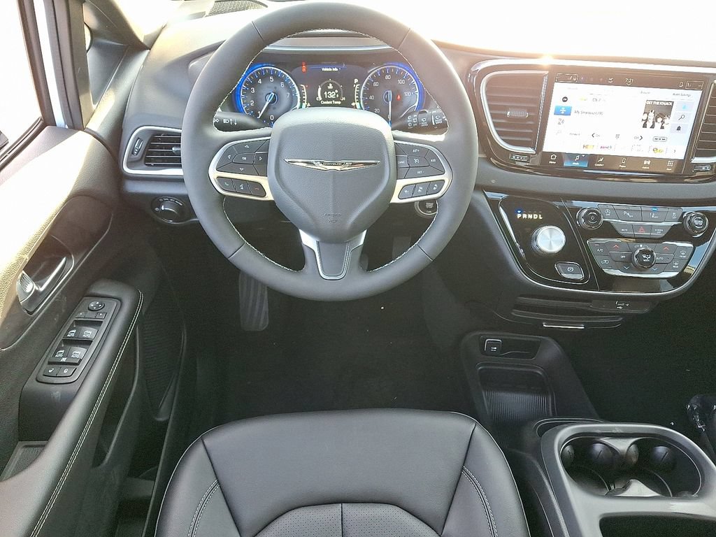 New 2026 Chrysler Voyager LX FWD image 8