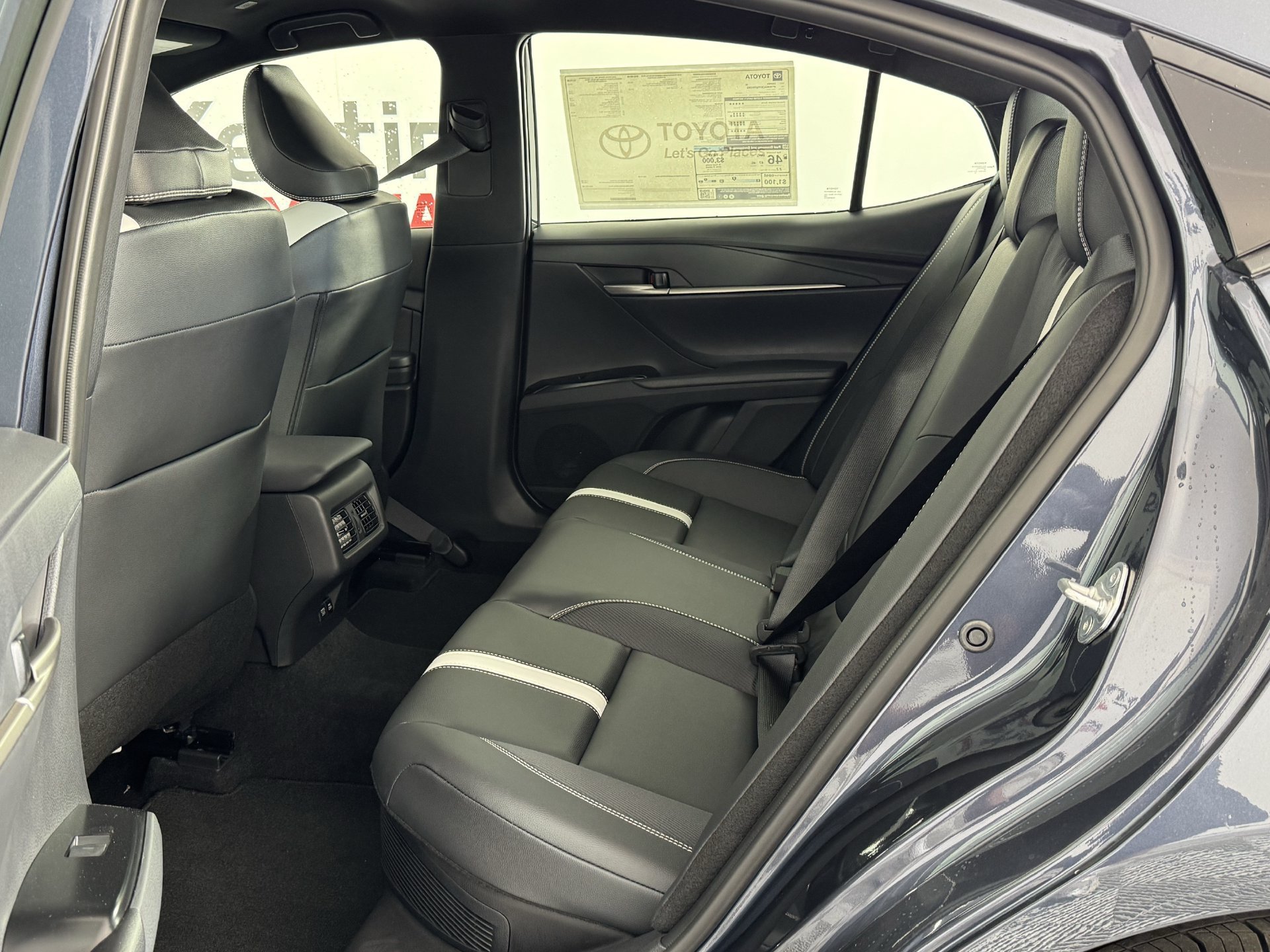 New 2026 Toyota Camry Hybrid FWD image 6
