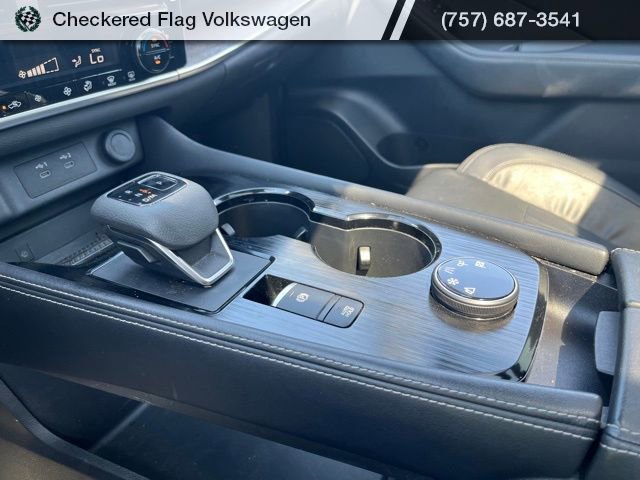 Used 2024 Nissan Rogue Platinum AWD/4WD image 45