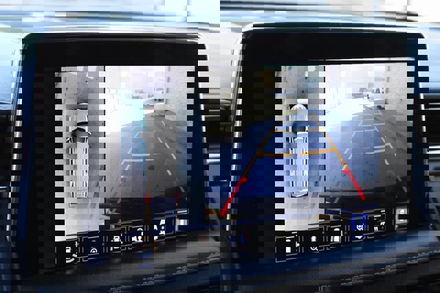 Used 2023 Chevrolet Suburban Premier image 9