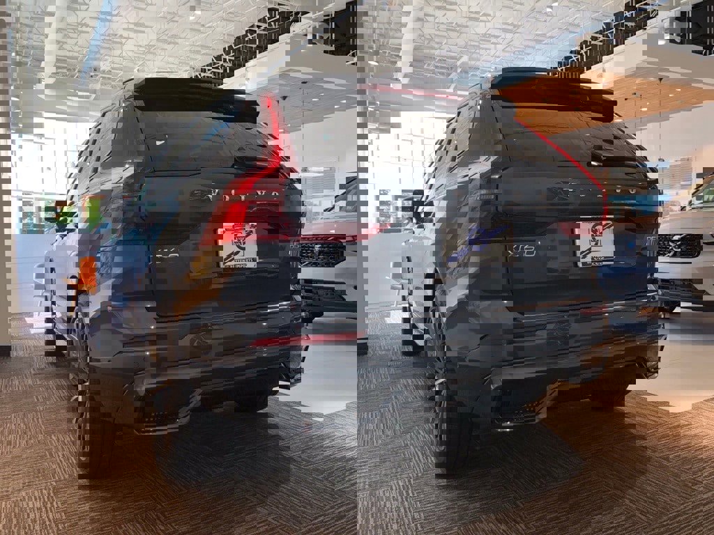 New 2026 Volvo XC60 B5 Ultra w/ Protection Package Premier image 4