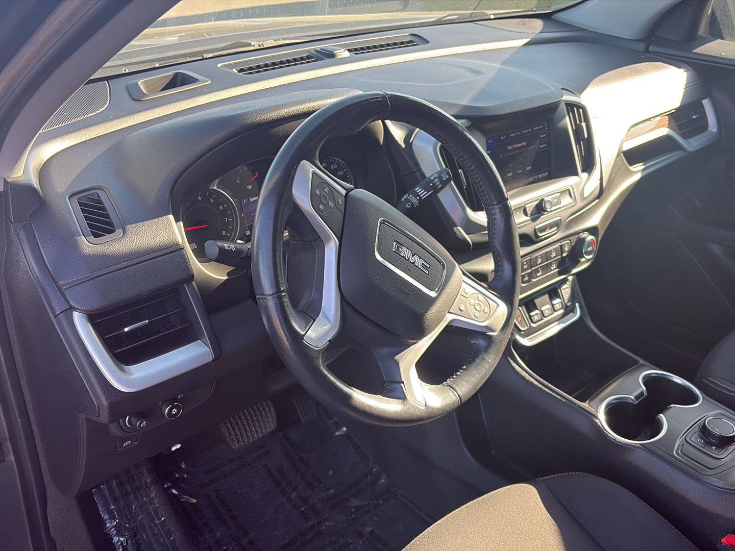 Used 2020 GMC Terrain SLE image 29